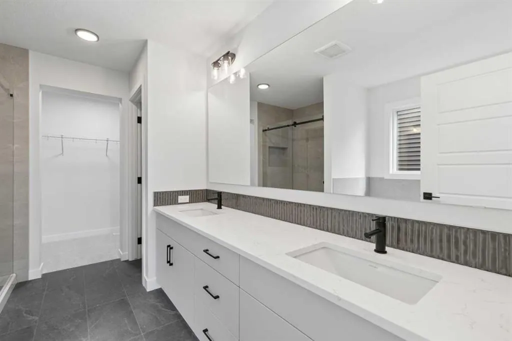 53 Sora Gardens SE