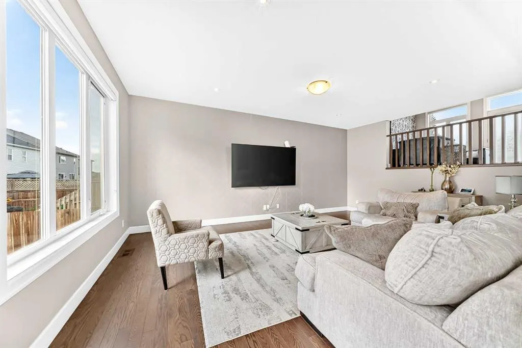 36 Cityscape View NE