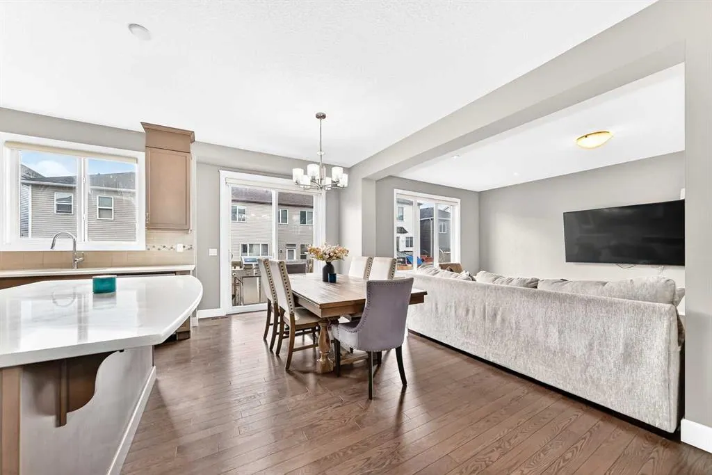 36 Cityscape View NE