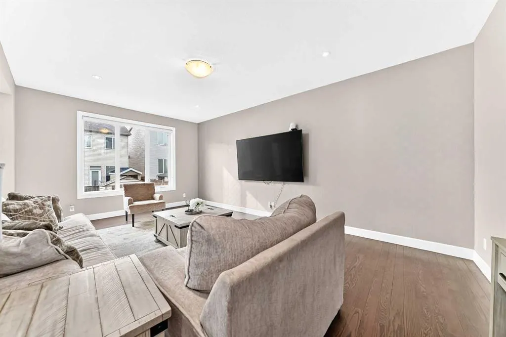 36 Cityscape View NE