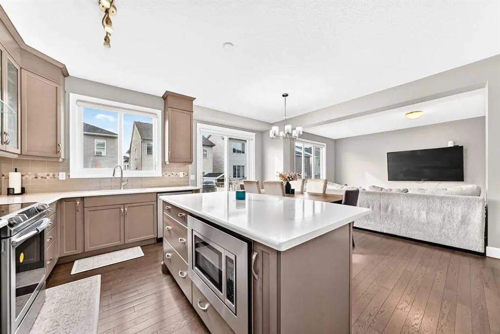 36 Cityscape View NE