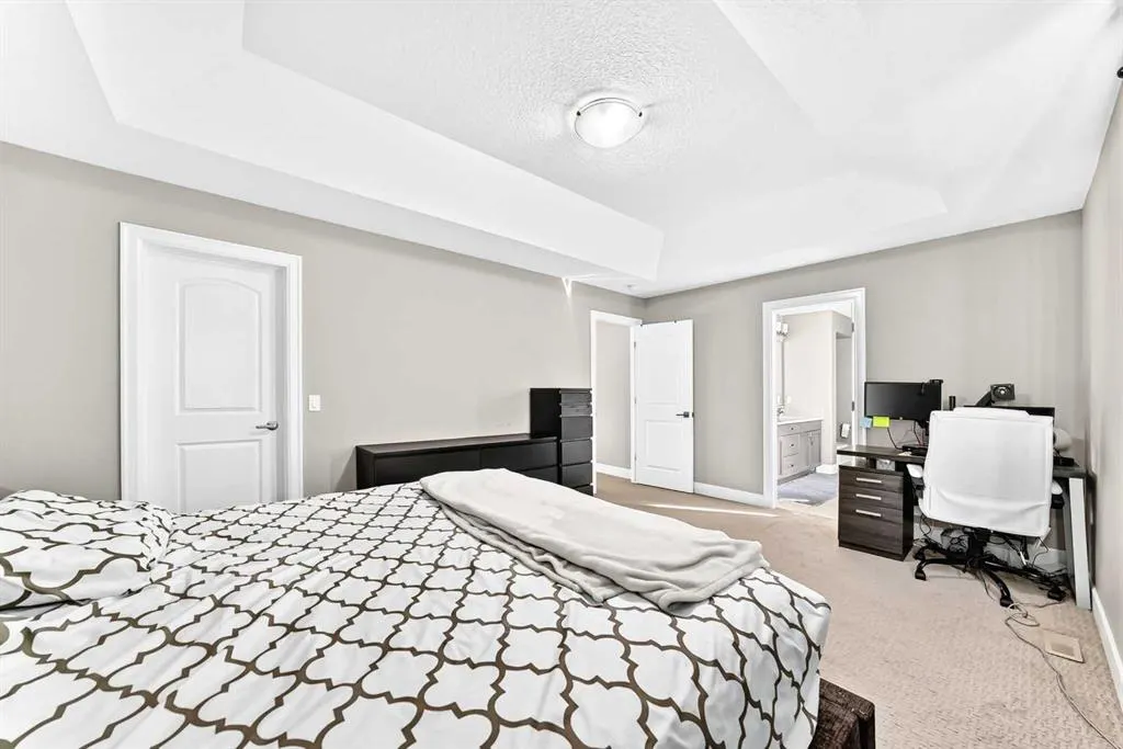 36 Cityscape View NE