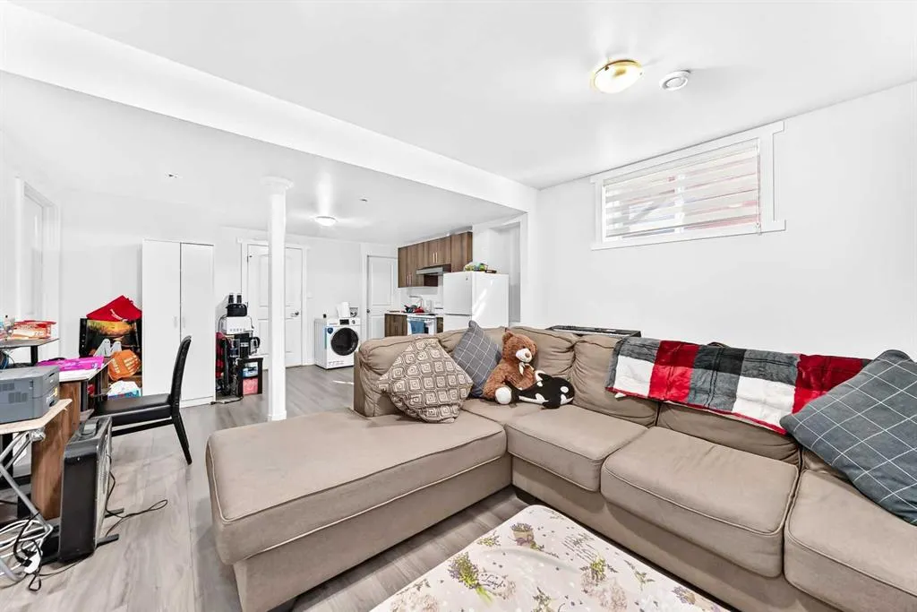 36 Cityscape View NE