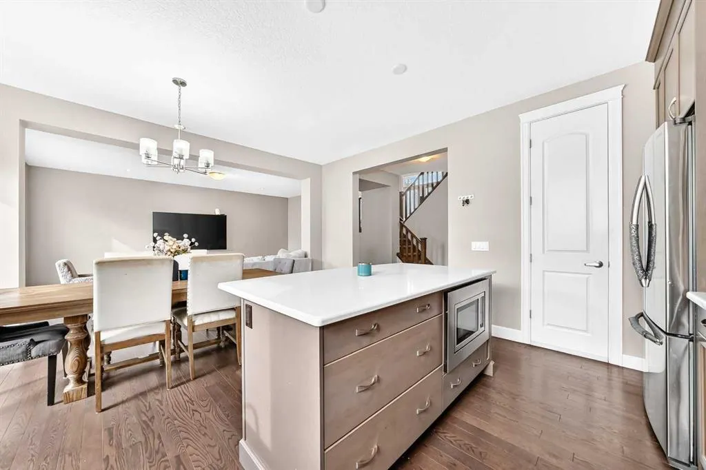 36 Cityscape View NE