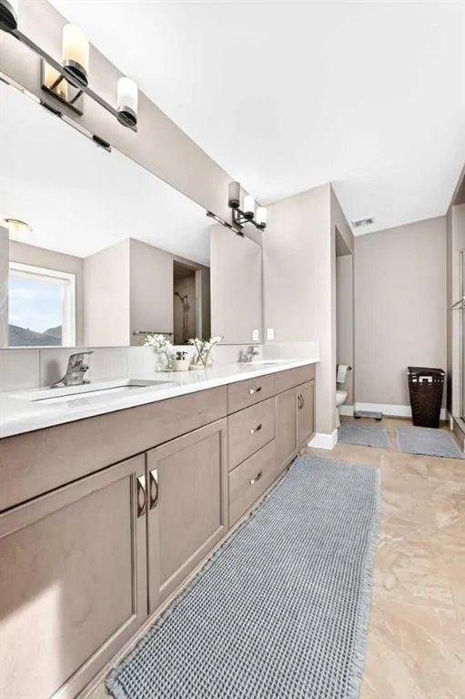 36 Cityscape View NE