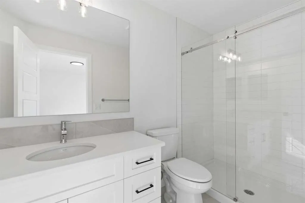 463 Buffaloberry Manor SE