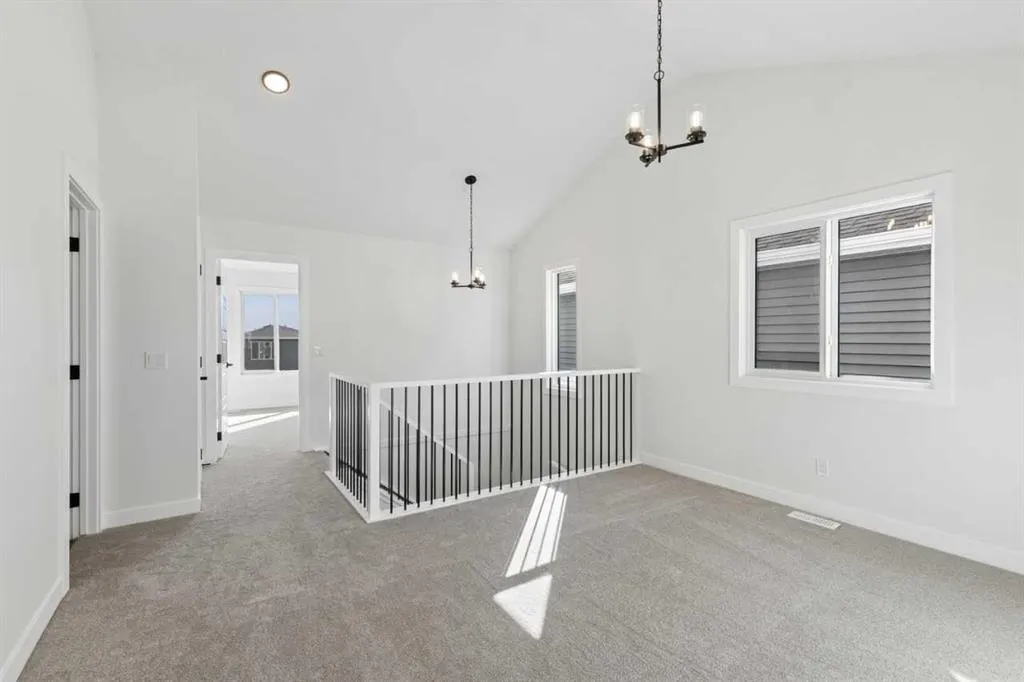 463 Buffaloberry Manor SE