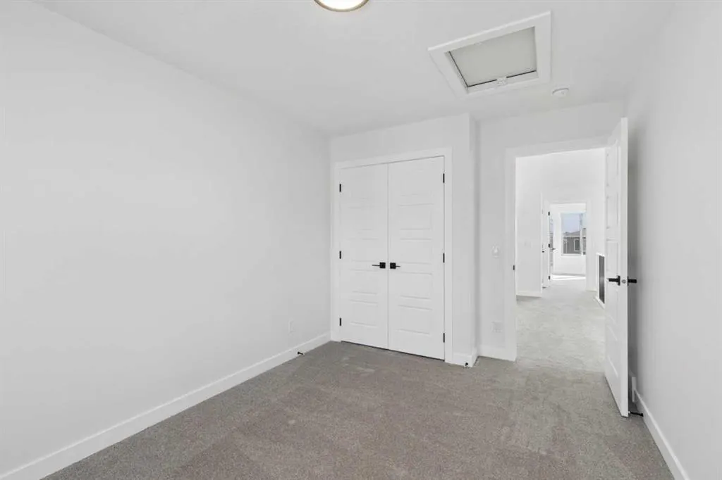 463 Buffaloberry Manor SE