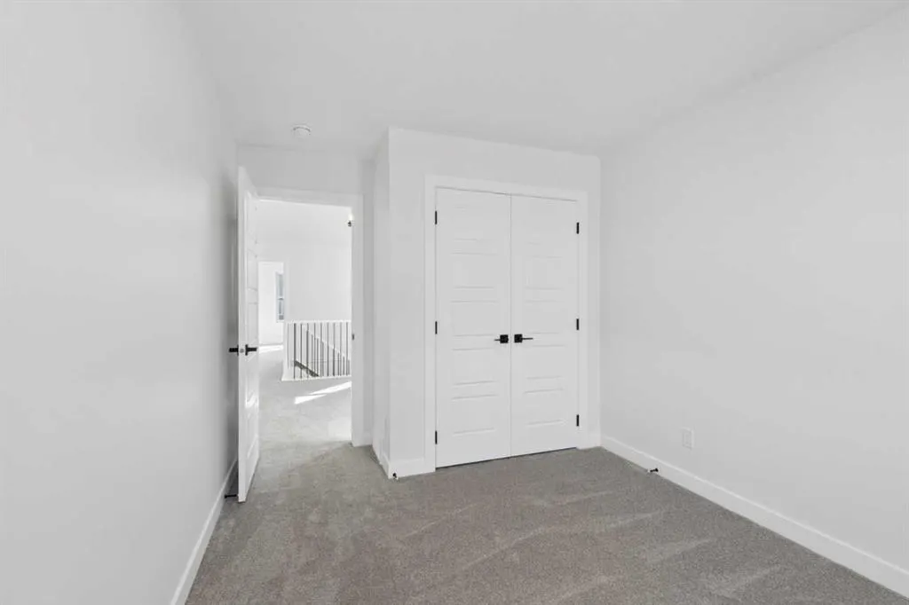 463 Buffaloberry Manor SE