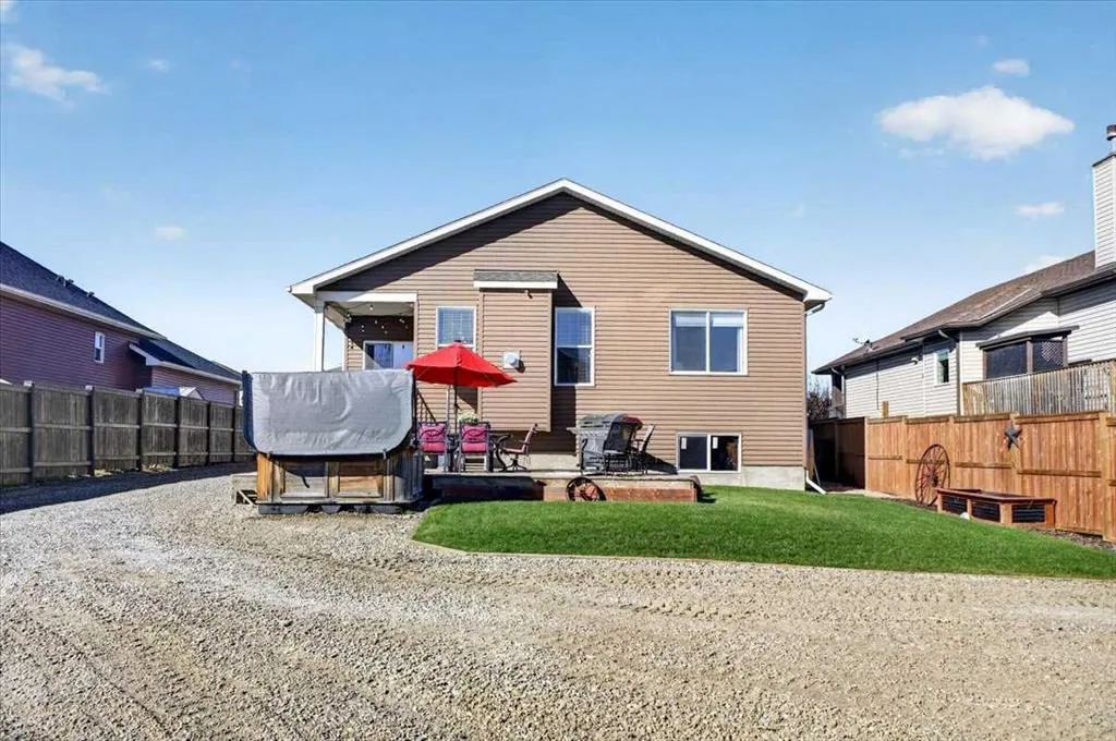 134 Hanson Drive NE