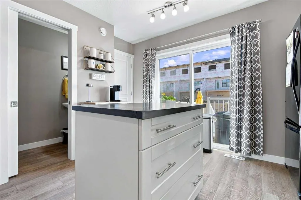 339 VISCOUNT Drive #408