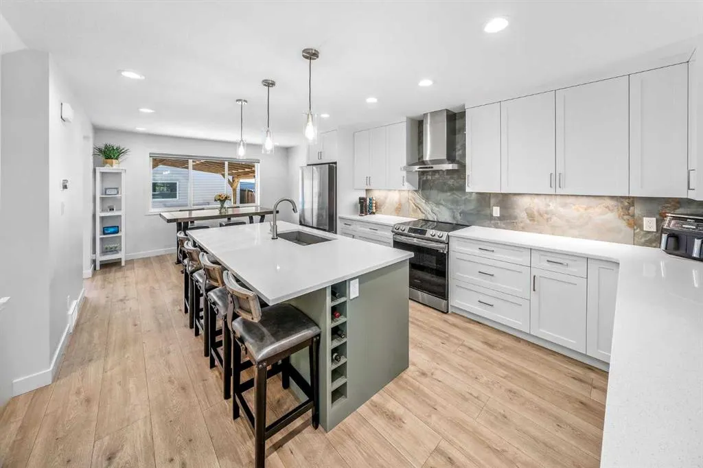 207 Copperpond Road SE