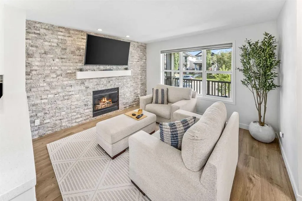 207 Copperpond Road SE