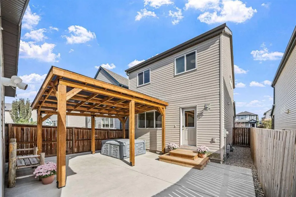 207 Copperpond Road SE