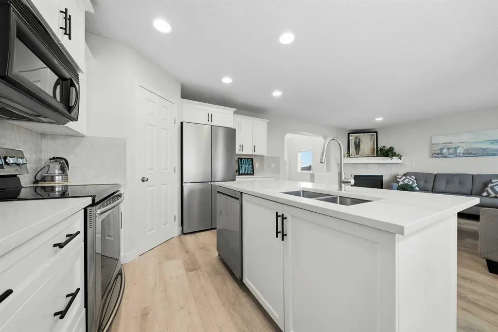 15 Tuscany Reserve Bay NW