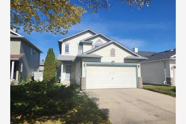 717 Harvest Hills Drive NE