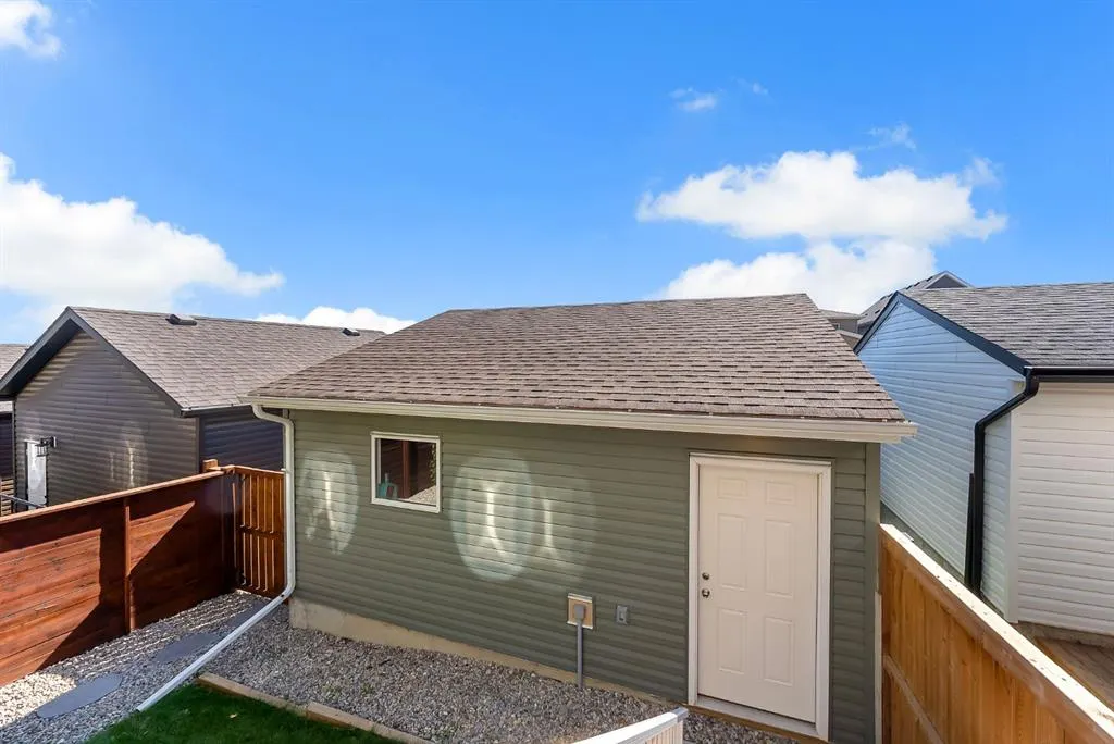 133 Rochester Way NW
