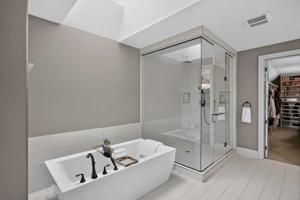 144 Fortress Bay SW