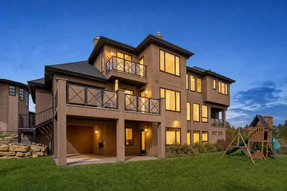 144 Fortress Bay SW