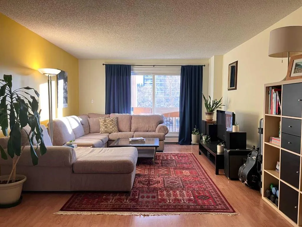 1033 15 Avenue SW #305