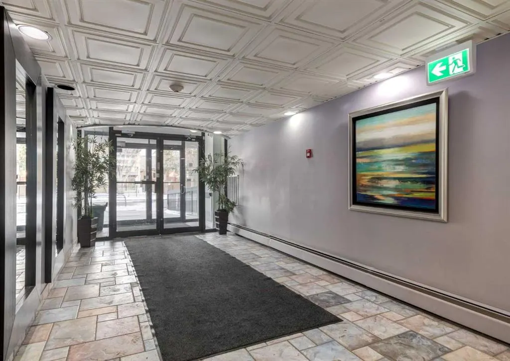 1033 15 Avenue SW #305