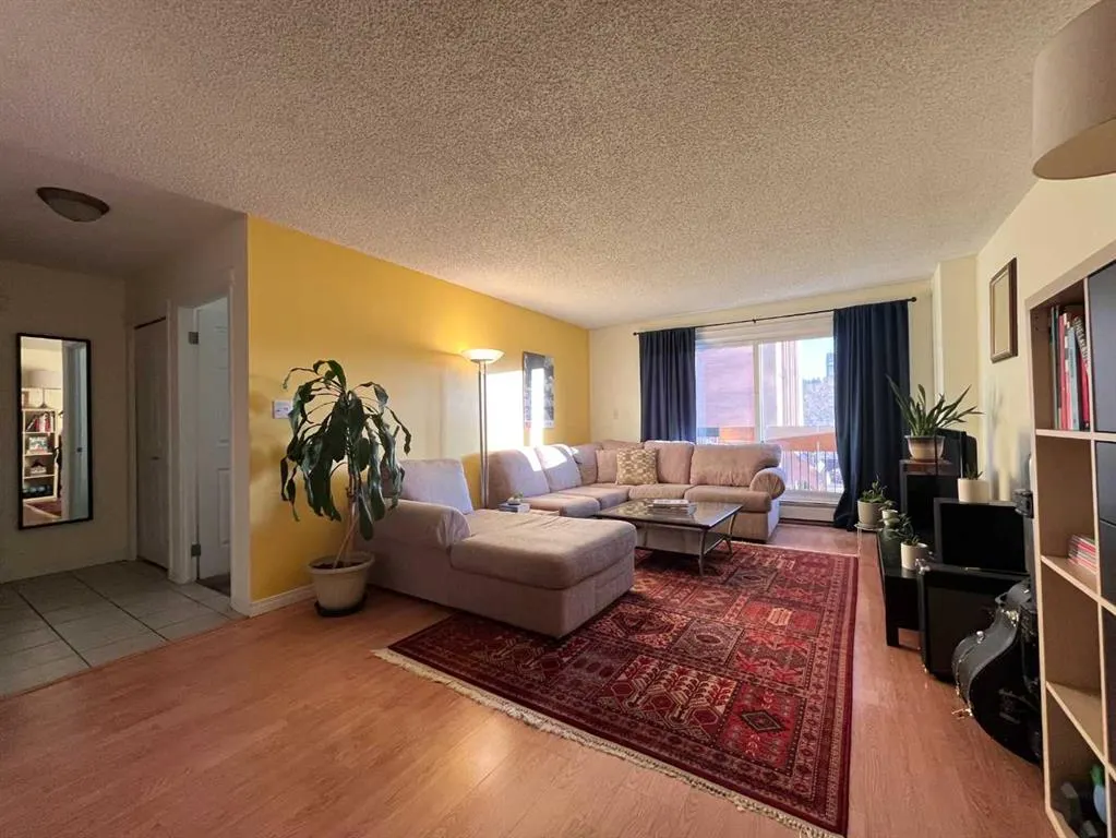 1033 15 Avenue SW #305