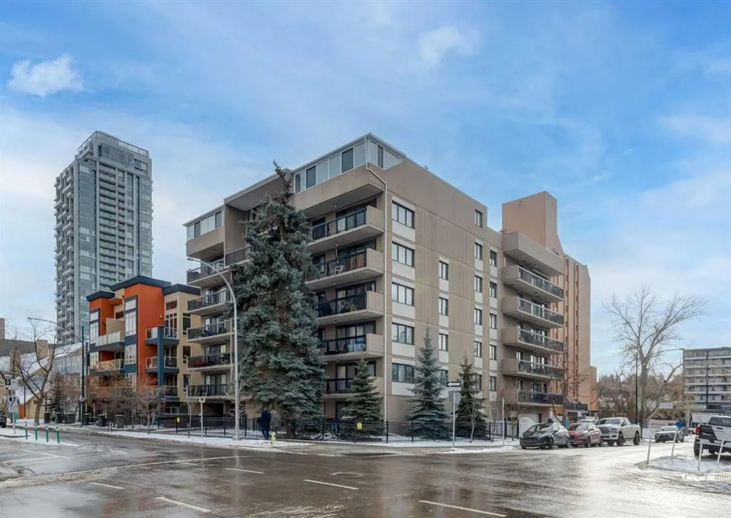 1033 15 Avenue SW #305