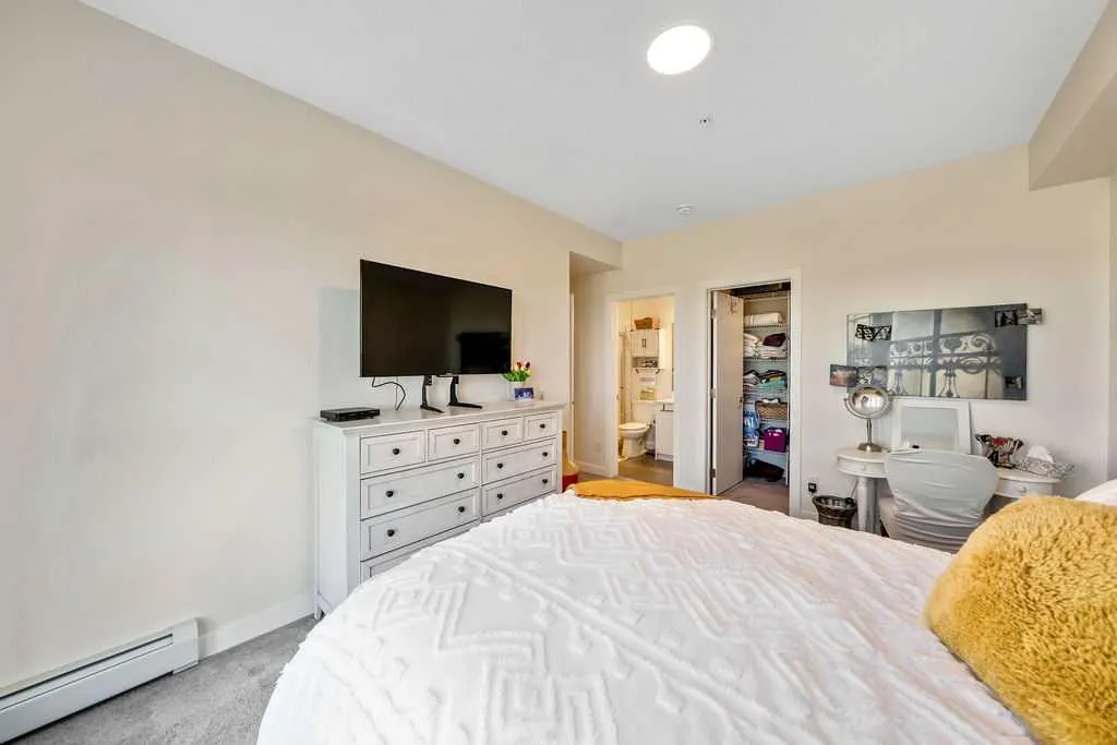 100 Banister Drive #2305