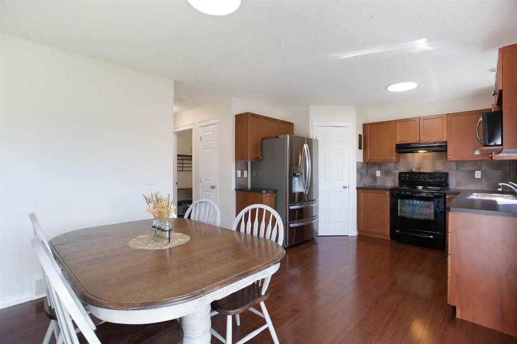 283 Evansdale Way NW