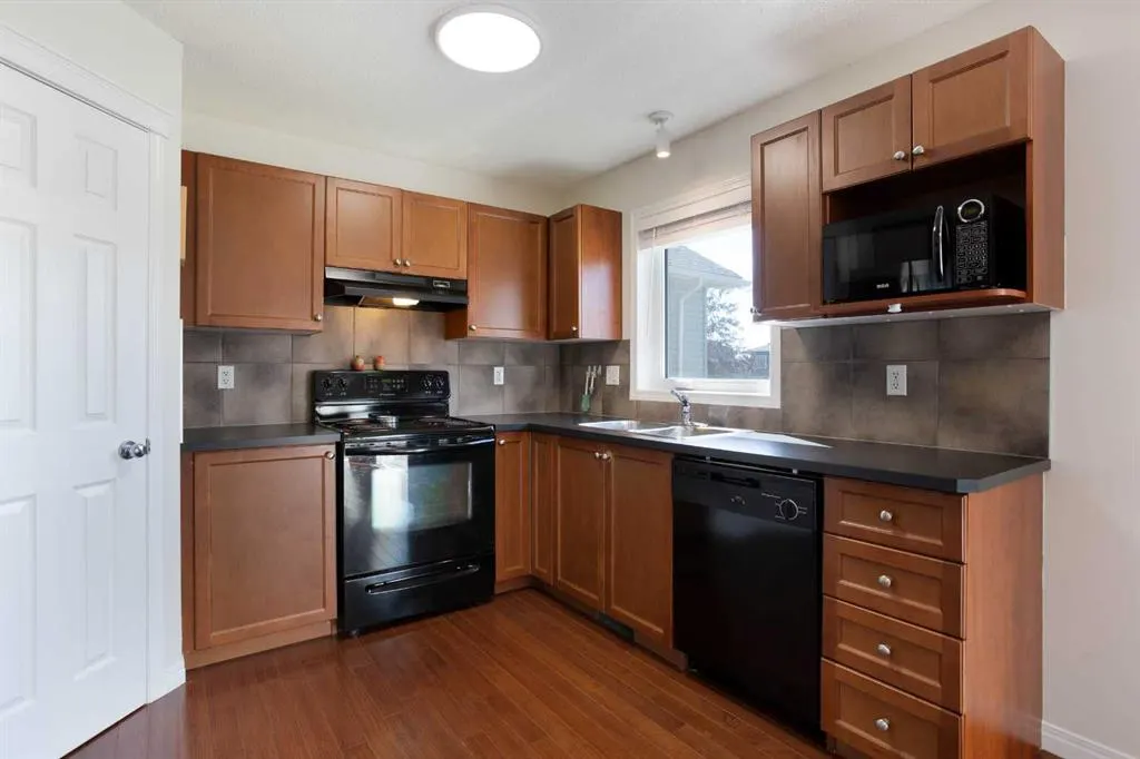 283 Evansdale Way NW