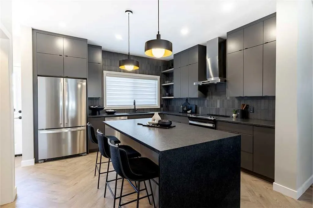 91 Legacy Point Heights SE