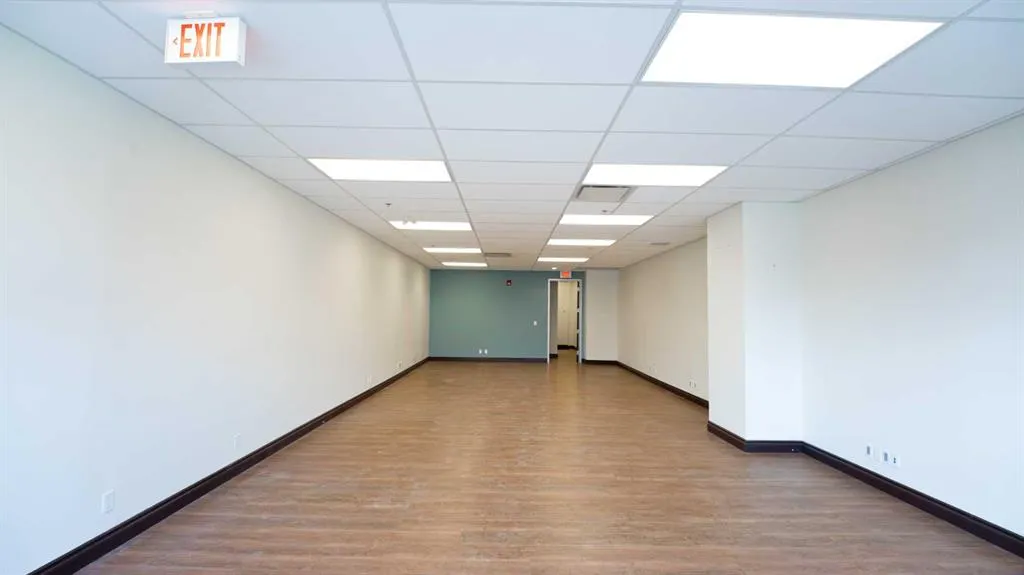505 Railway Street W #4