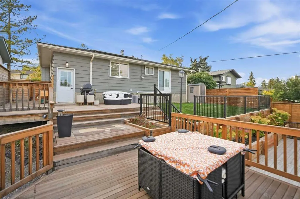 1161 hunterston Hill NW