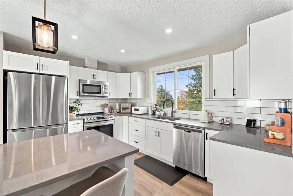 1161 hunterston Hill NW