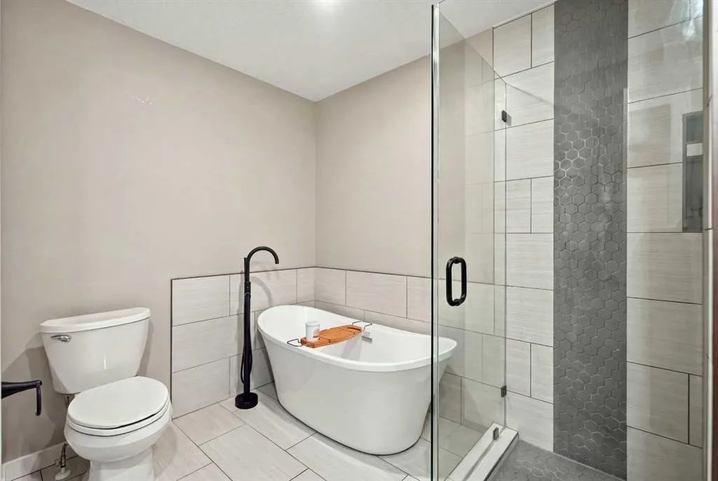 1161 hunterston Hill NW
