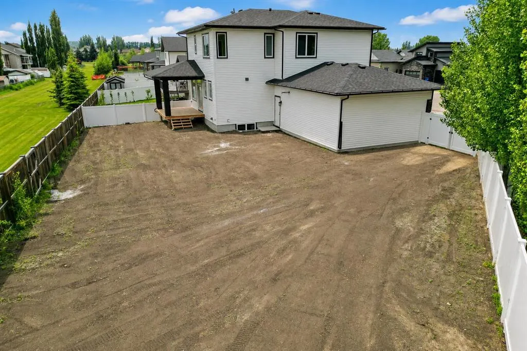 14 Napoleon Meadows Way