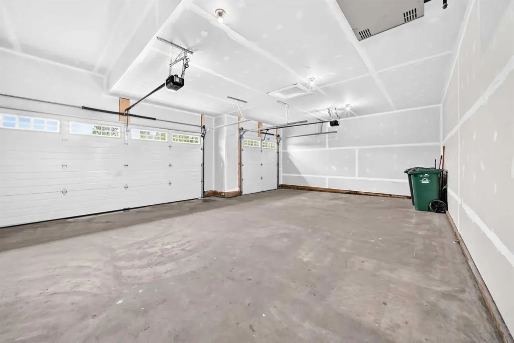 14 Napoleon Meadows Way