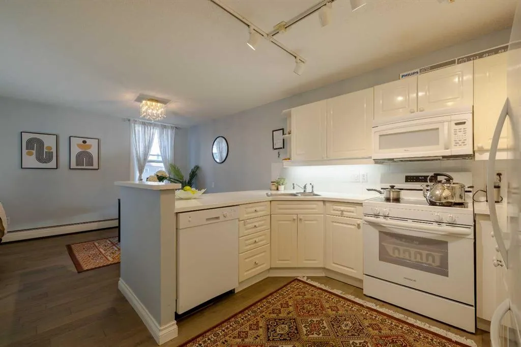 1328 13 Avenue SW #201