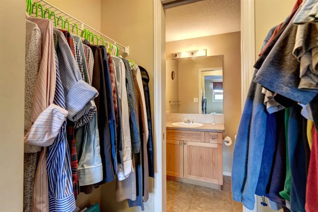 186 Kananaskis Way #202