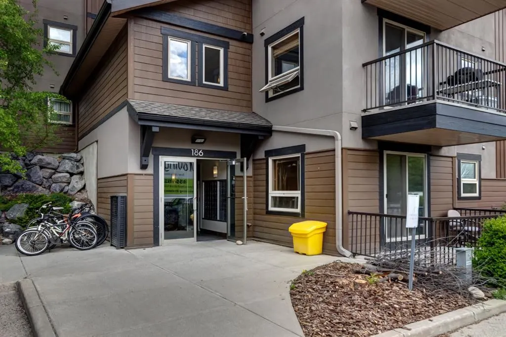 186 Kananaskis Way #202