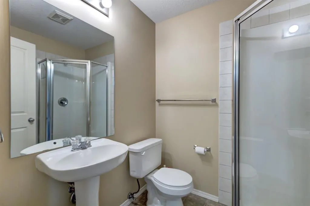 186 Kananaskis Way #202