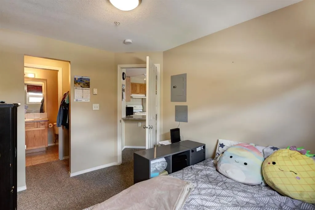 186 Kananaskis Way #202