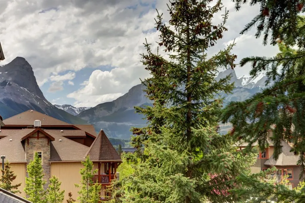 186 Kananaskis Way #202