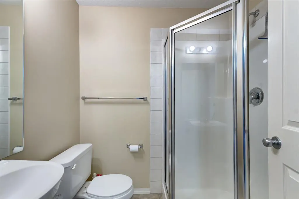 186 Kananaskis Way #202