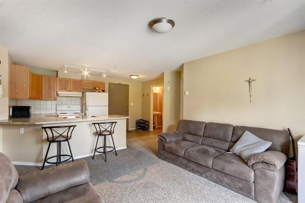 186 Kananaskis Way #202