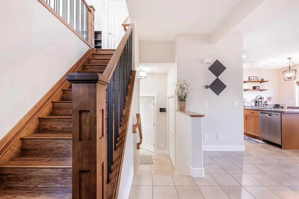 235 Cougar Plateau Way SW
