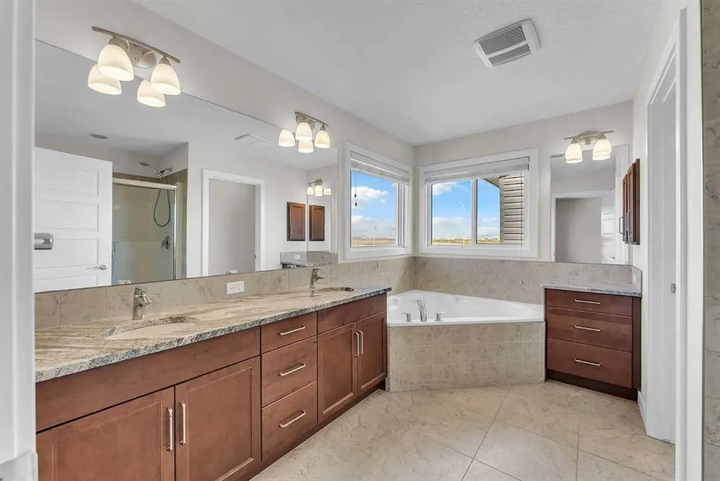 34 Redstone Cove NE