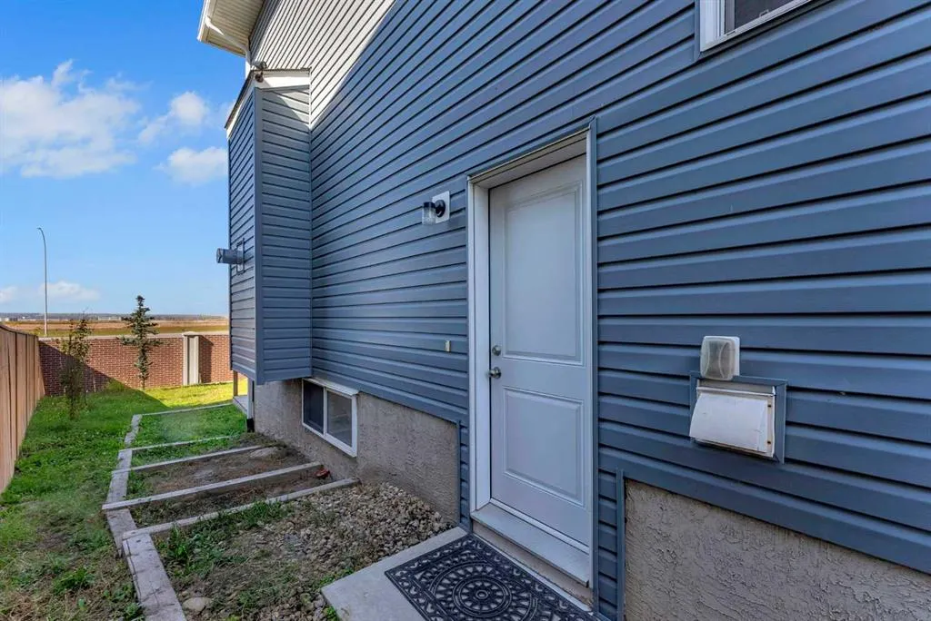 34 Redstone Cove NE