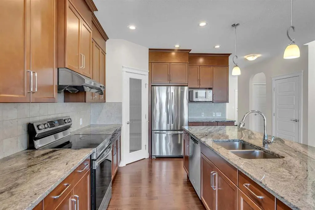 34 Redstone Cove NE