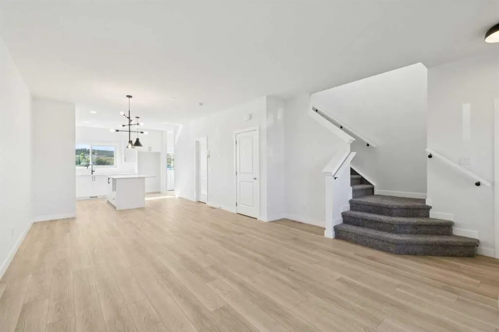 297 Creekside Drive SW